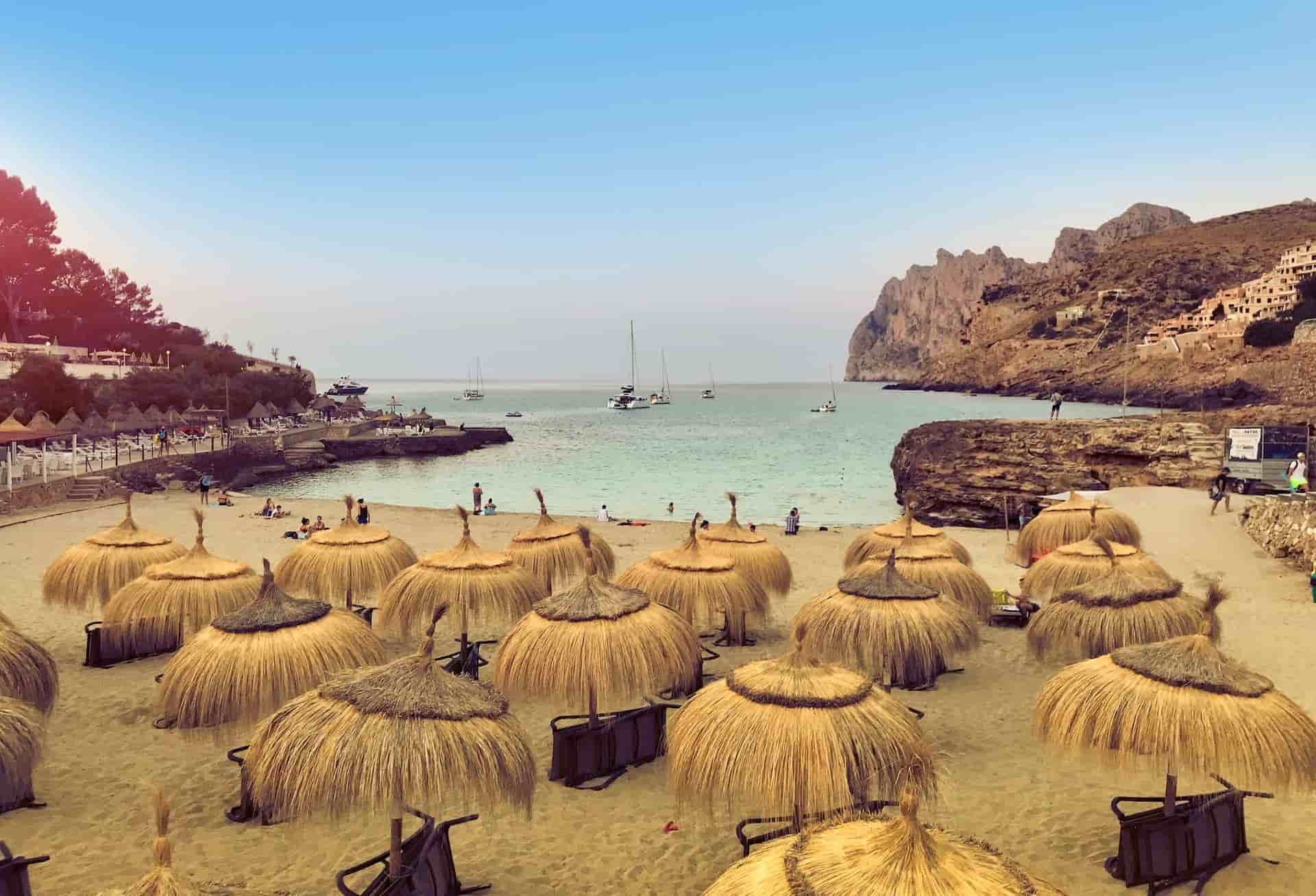 Playa de Cala Sant Vicenç en norte de Mallorca