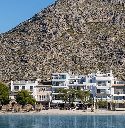 Facade of the Hotel Bahia as seen from the sea