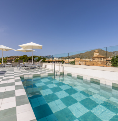 Rooftop pool of Hoposa Cultural Boutique