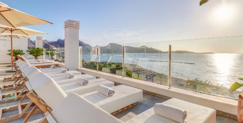 Terrace with hammocks at the Hotel Pollentia in Puerto Pollensa